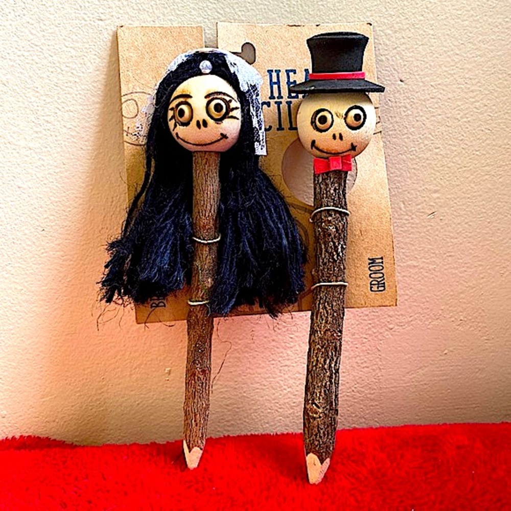Crazy Head Pencils - Bride and Groom Pencil Set.